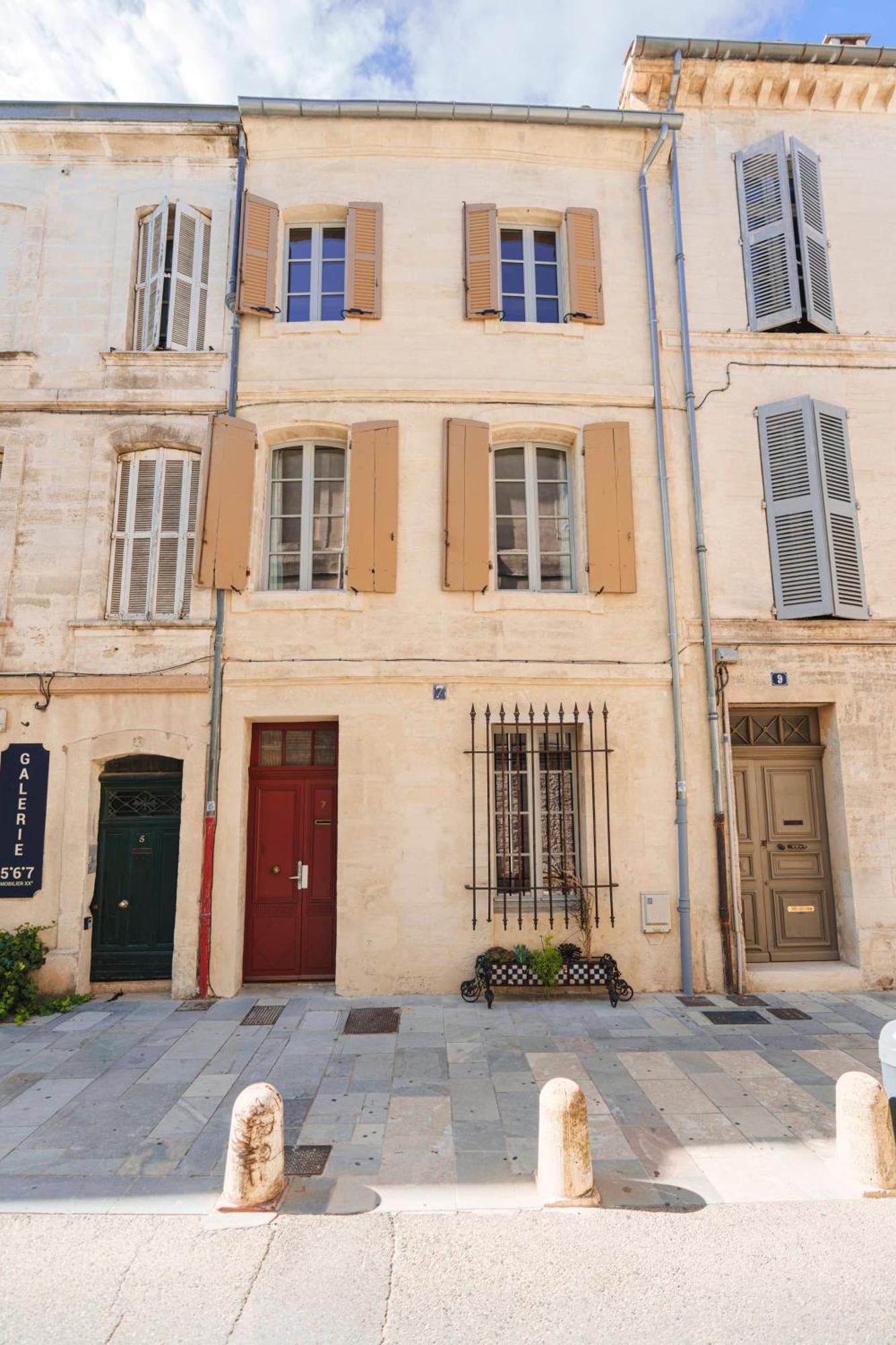 Le Petit Avignon - Chambres & Appartement A Deux Pas Du Pont D'Avignon Et Du Palais Des Papes Buitenkant foto